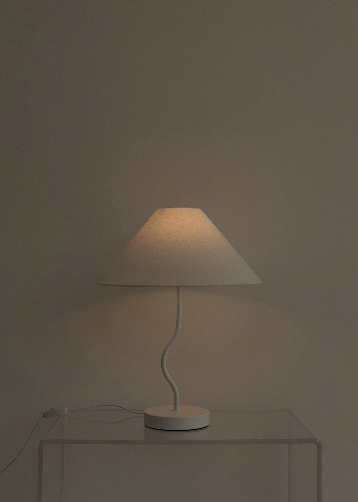  Fig Stand Lamp White