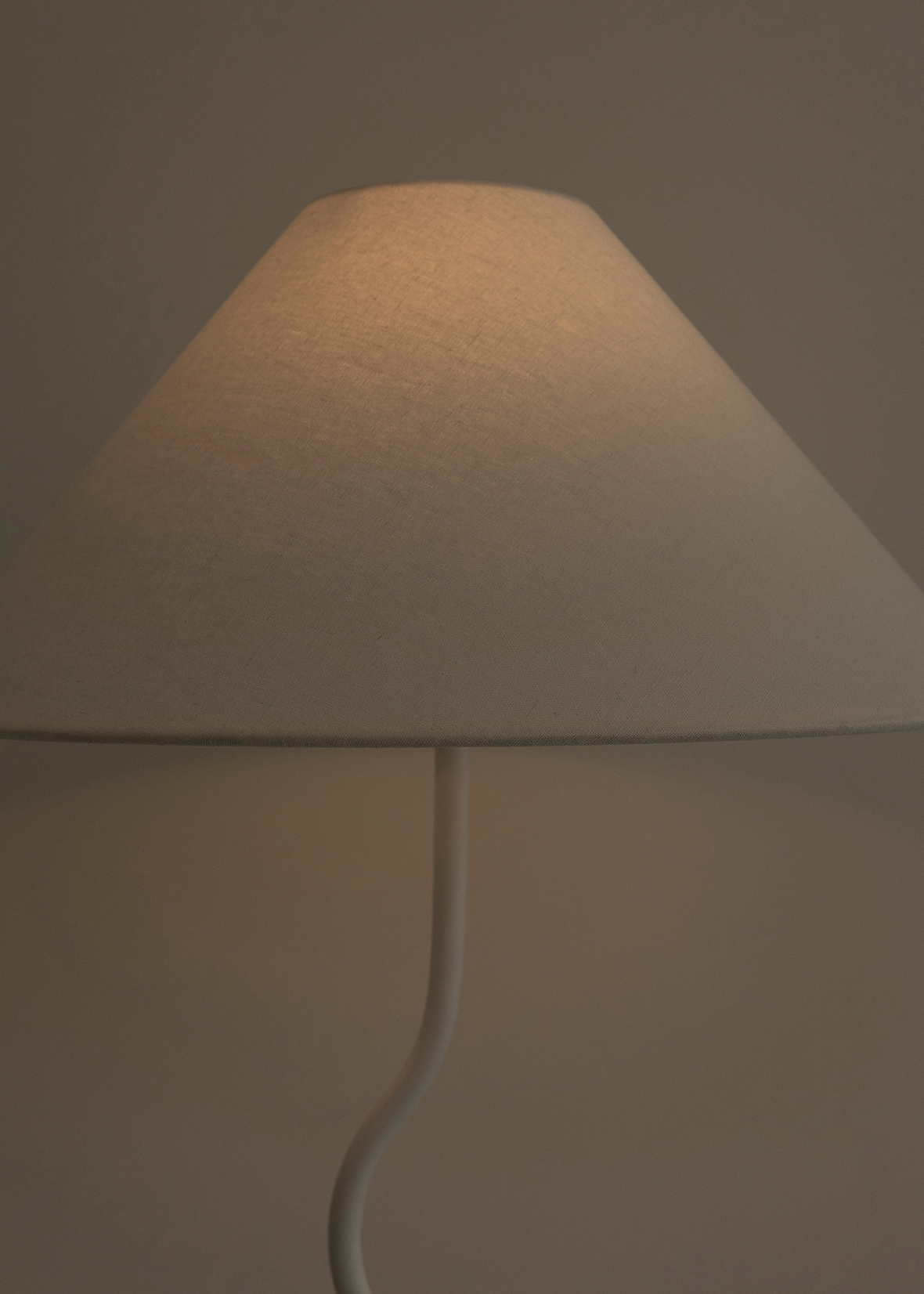  Fig Stand Lamp White