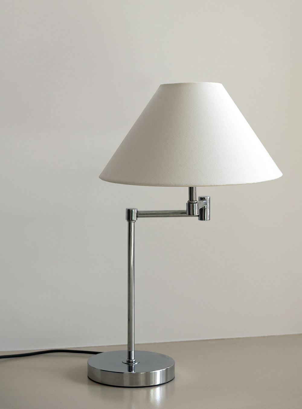 에프에프 컬렉티브 - Line Stand Lamp Chrome
