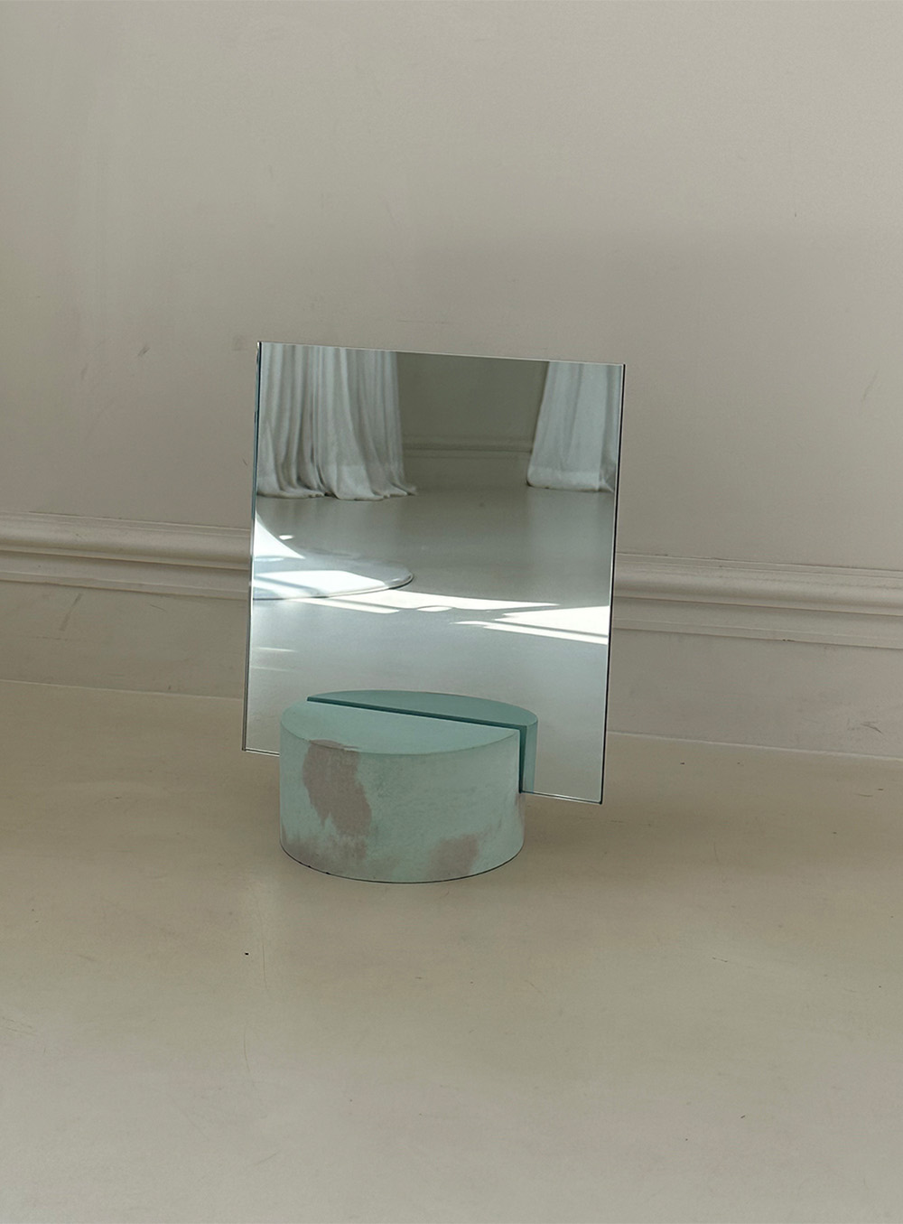 에이피알론드 - CONCRET round mirror
