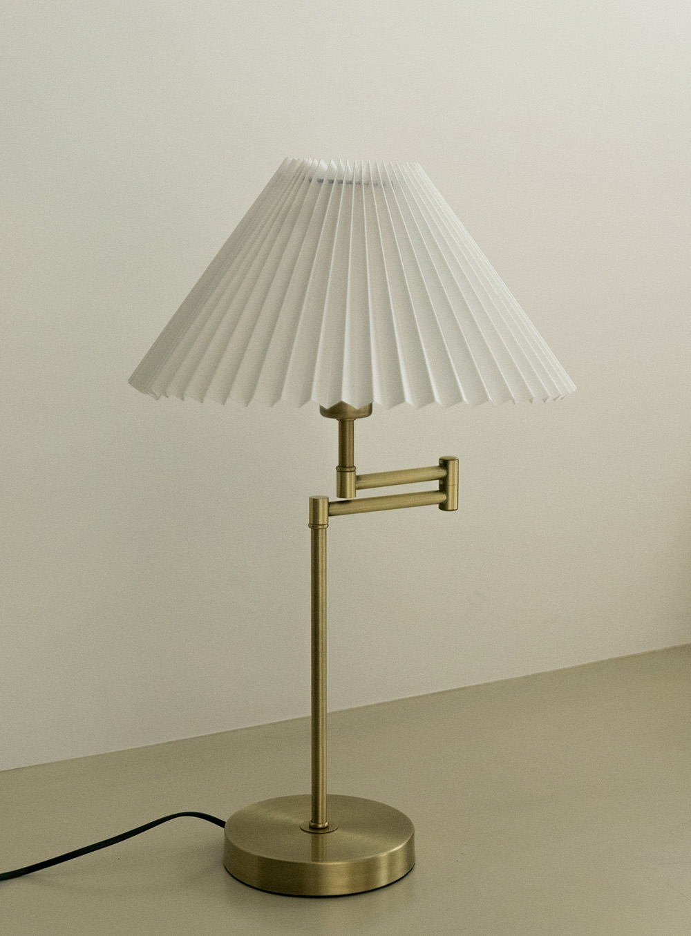 에프에프 컬렉티브 - Line Stand Lamp Brass