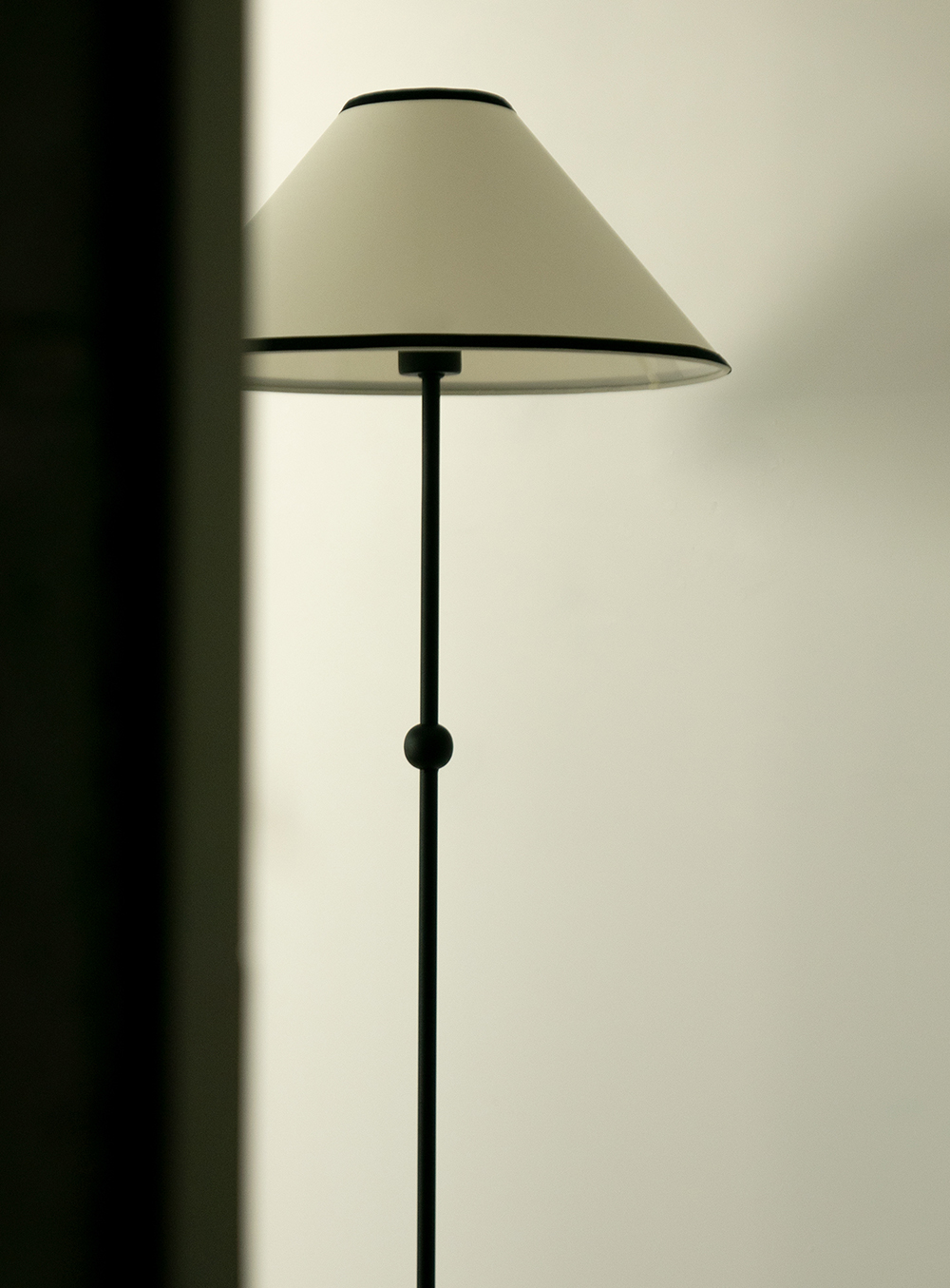 에프에프 컬렉티브 - Flore Floor Lamp Black