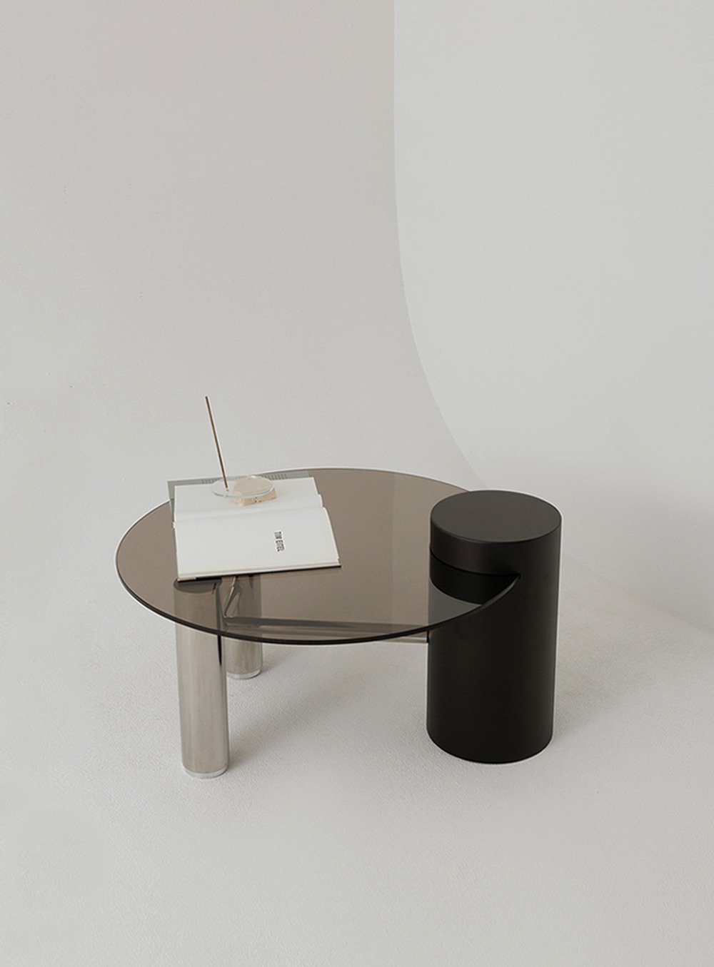 에이피알론드 - VENNDIA coffee table / black edition