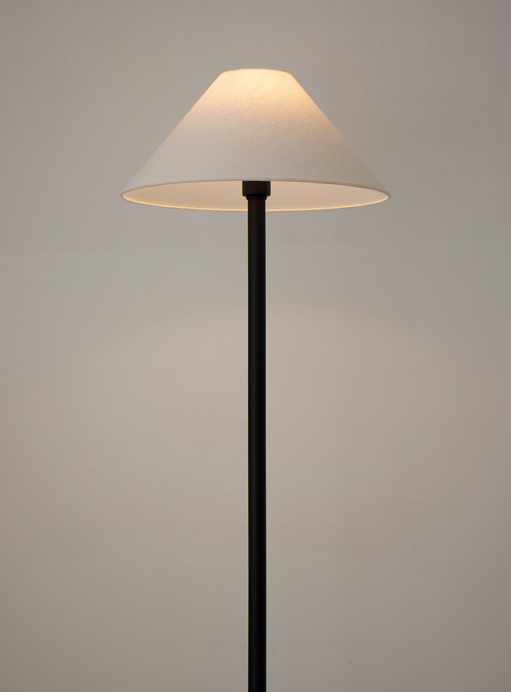 에프에프 컬렉티브 - Bold Floor Lamp Black
