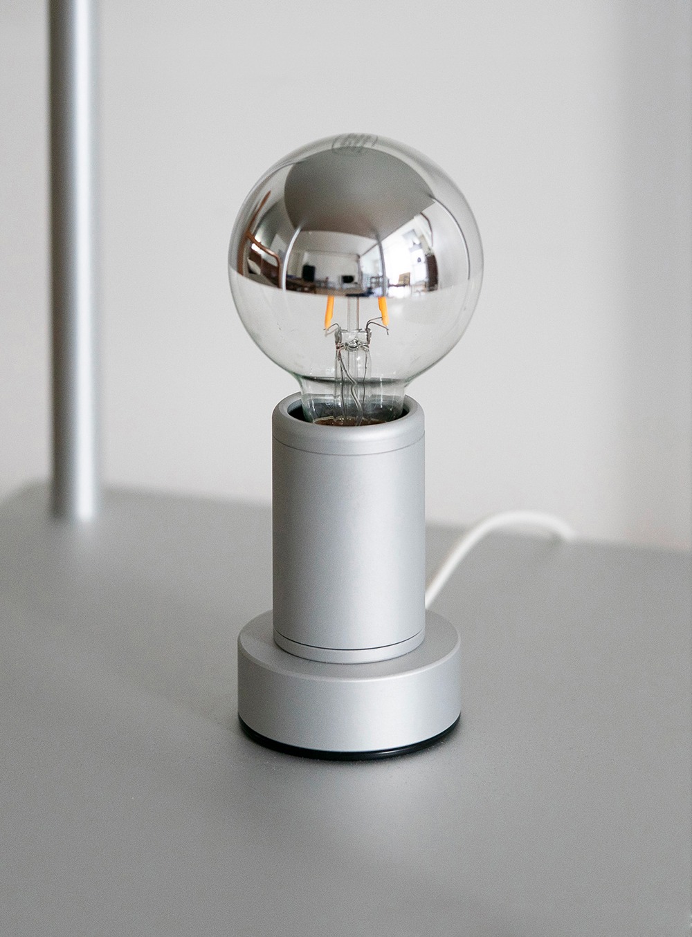 에이티씨알 - A100 Table Lamp